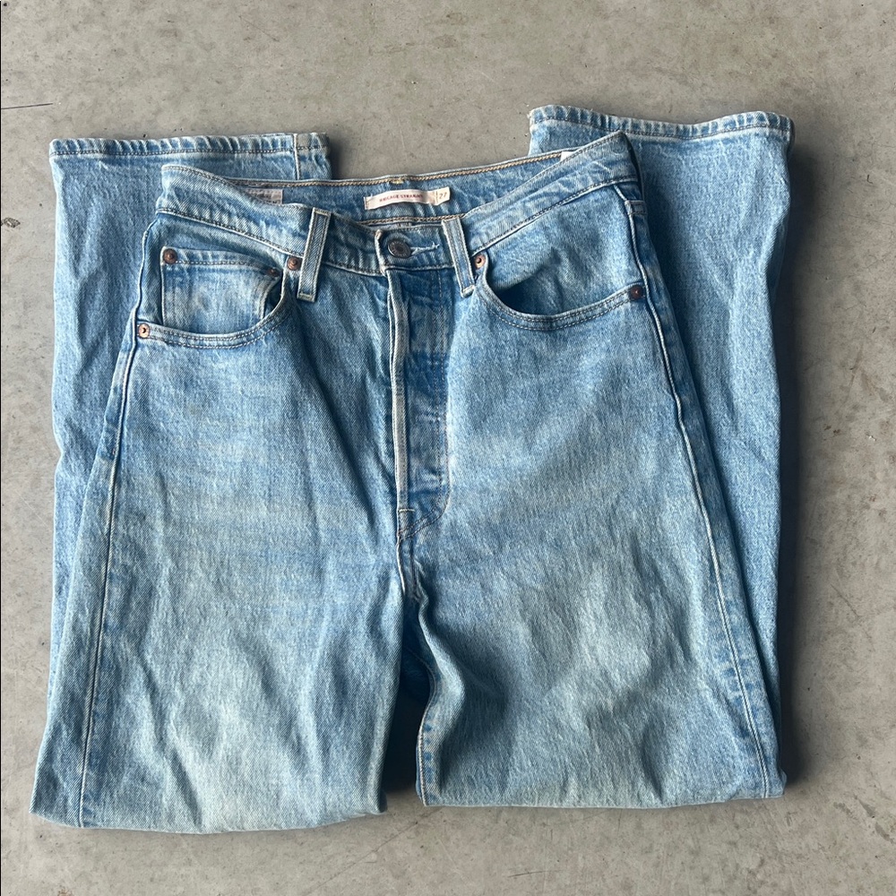 Levi’s Women’s Premium Denim Ribcage Straight High Waist Jeans Size 27 🟩